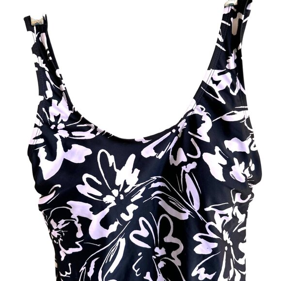 Hurley Swimsuit Small Petite SP Black White One Piece Floral Floral Beach Cruise - Picture 3 of 12